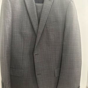 Michael Kors 42L Gray Check 2-Button Suit